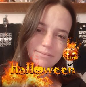 Meet your Posher, Bobbi-lynn